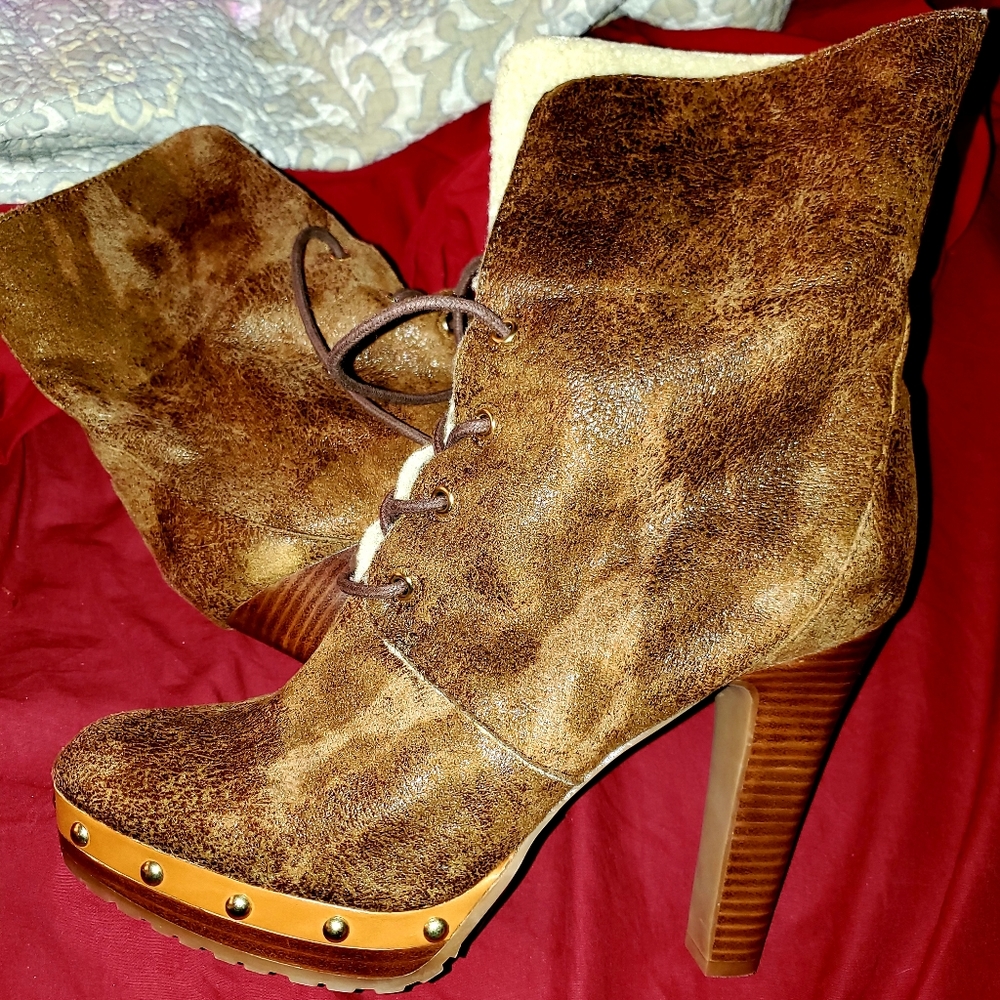 Platform booties - Picture 3 of 4
